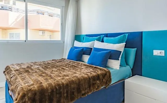 Bonito En Primera Linea Playa Lejlighed Marbella